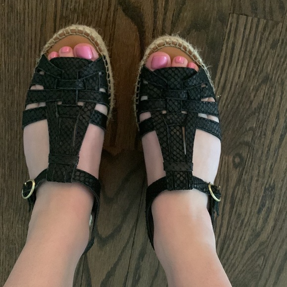 Cute black sandals. Only tried on! - Picture 4 of 5